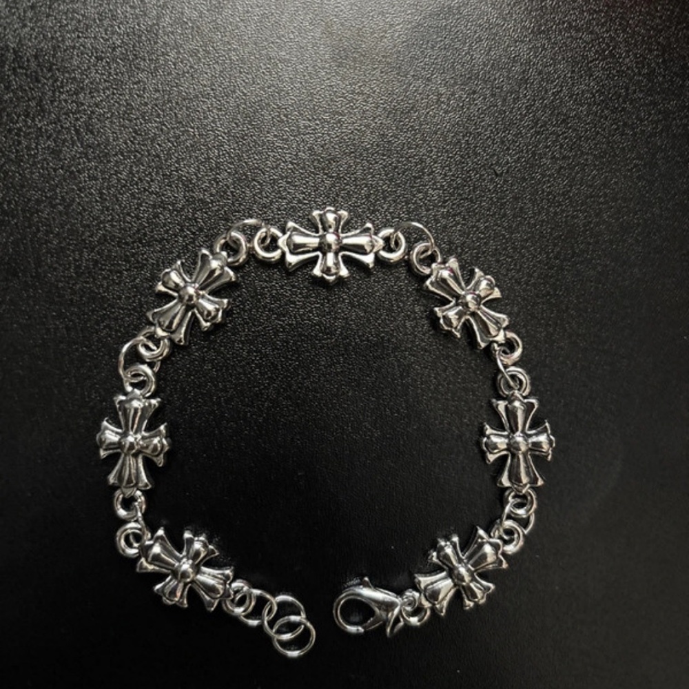 Elegant Silver Cross Link Bracelet